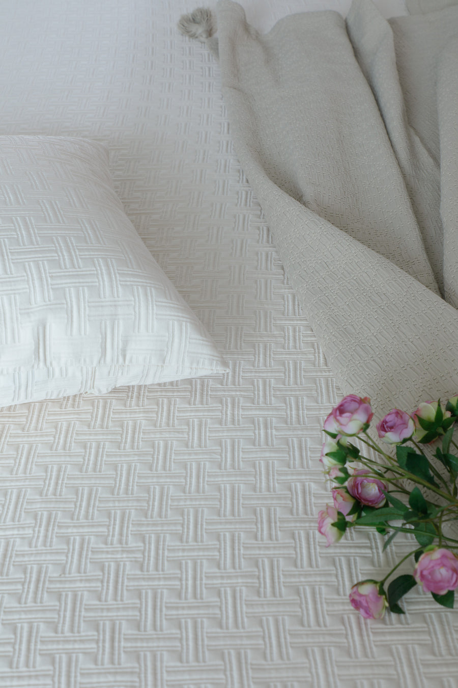Waft weave Cream Bedspread Set