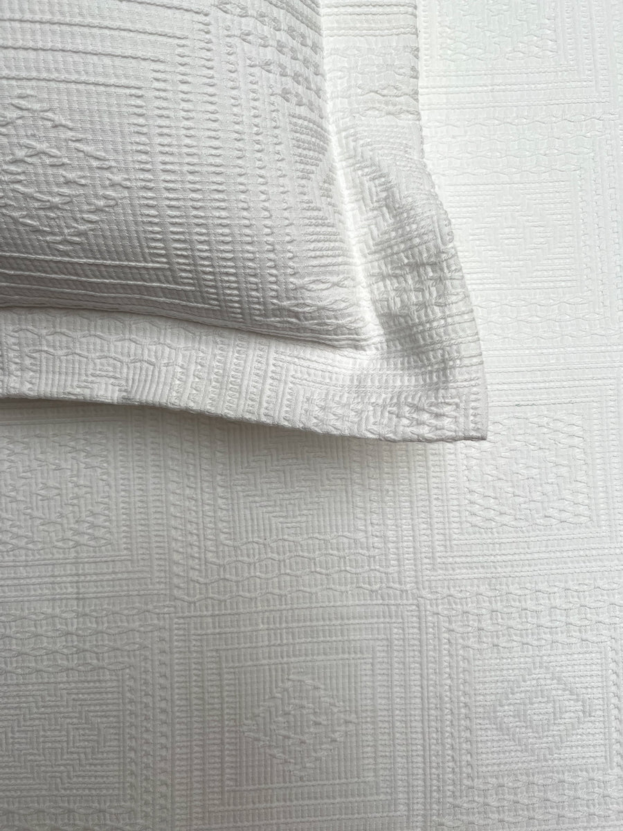 Stitchwork White Bedspread Set