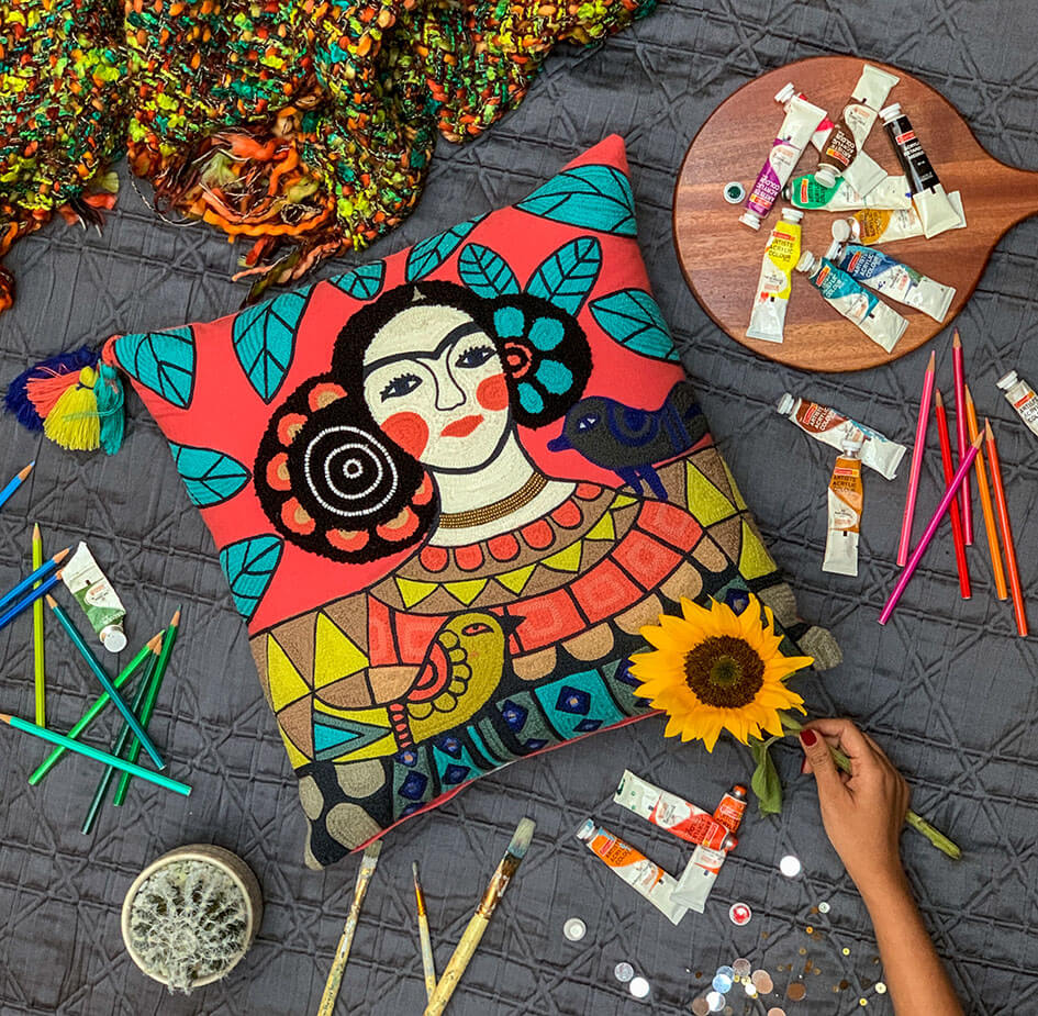 Frida Kahlo decorative throw pillow, decorative cushion. Viva la vida!  Cover and Insert. - AmigoBilingue