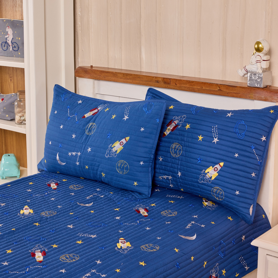 To The Moon And Back Bedspread Set