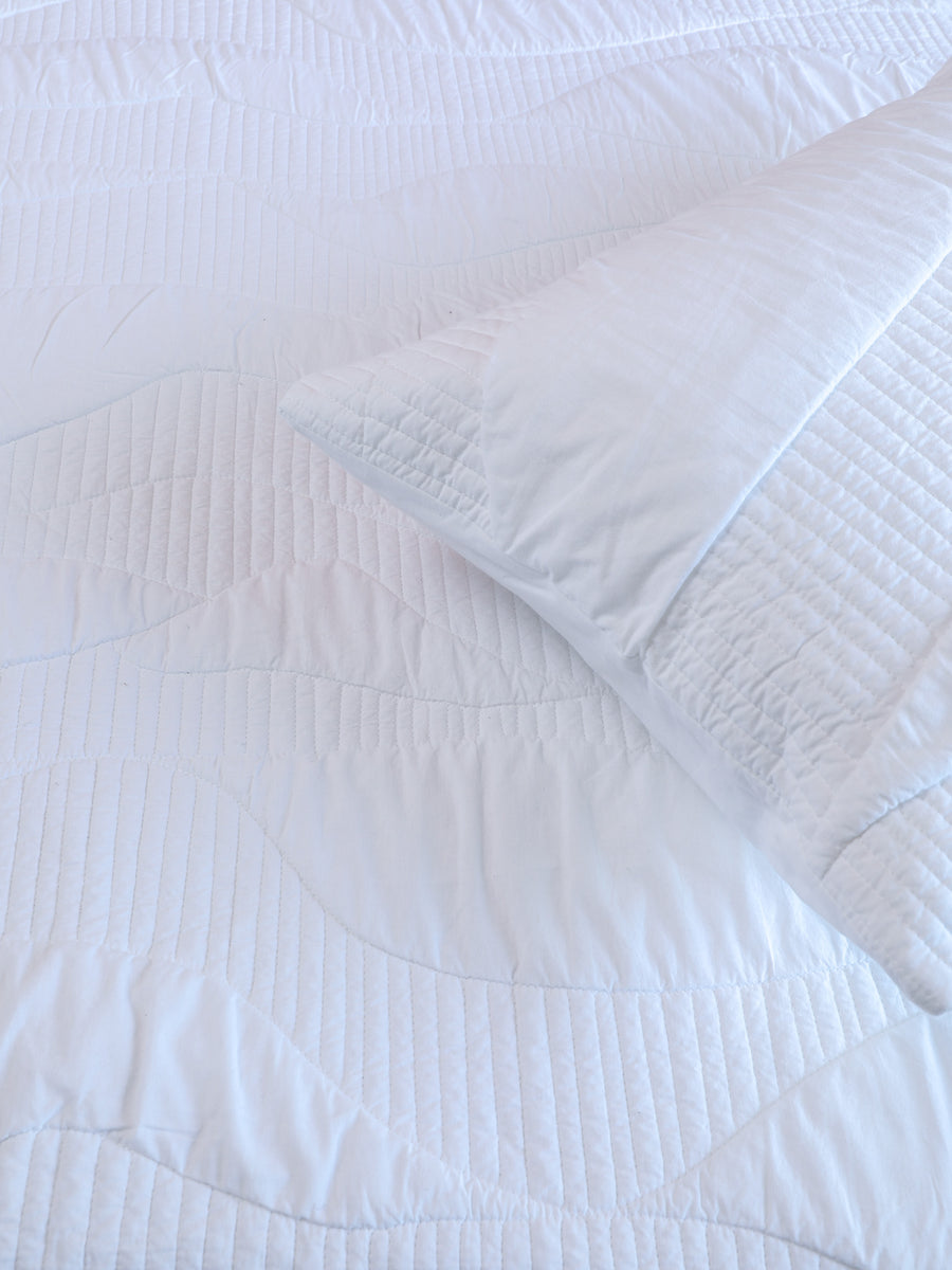 Etch White Quilted Bedspread  / Coverlet Set