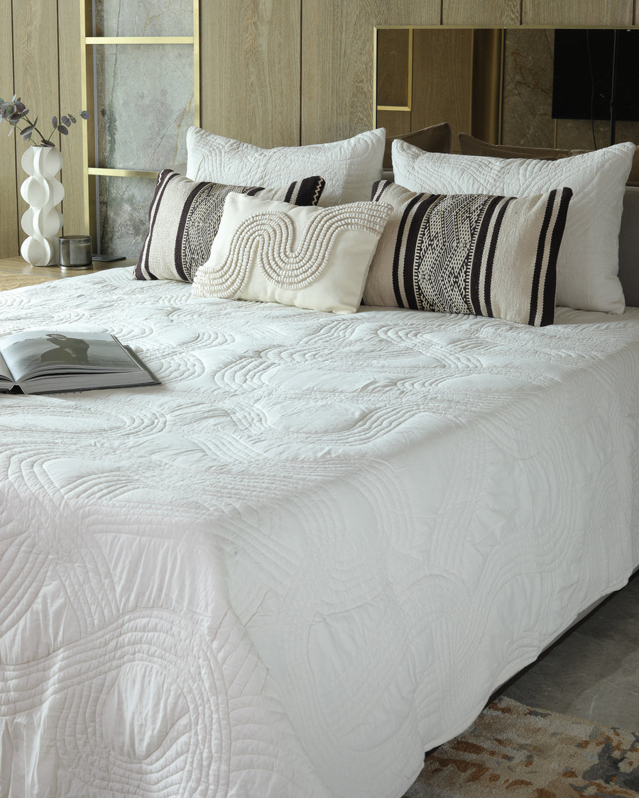 Shore Cream Quilted Bedspread  / Coverlet Set