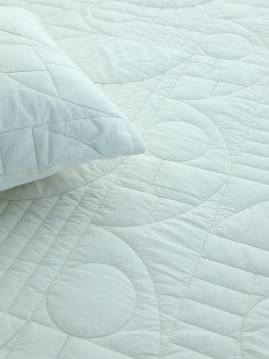 ArtDeco Quilted Cream Quilted Bedspread / Coverlet Set