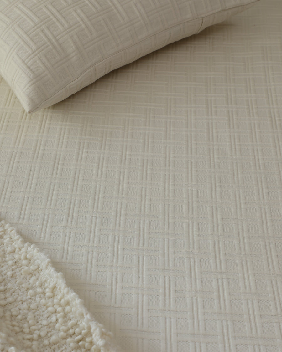 Gridloc Cream Bedspread Set