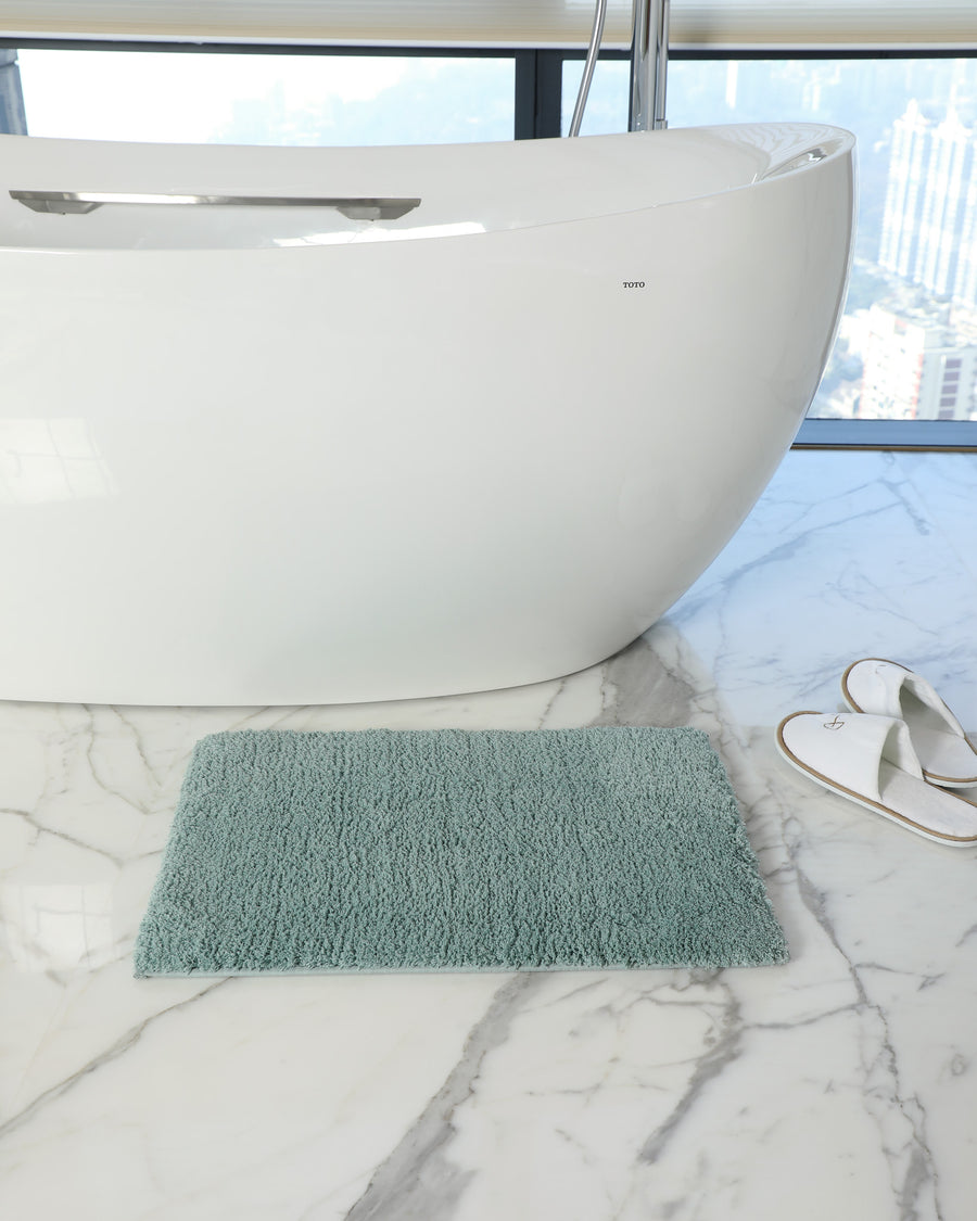 Stain-Resistant Plush Bathmat