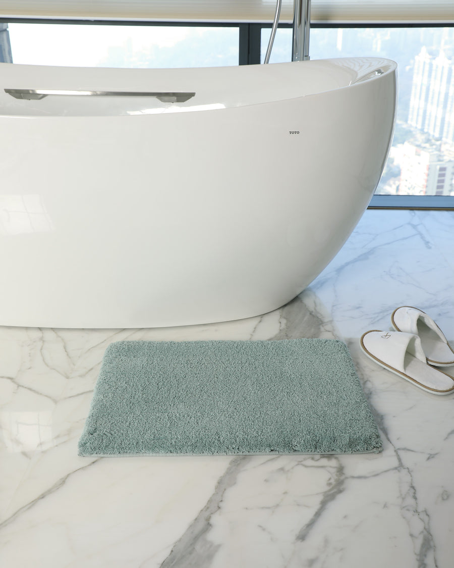 Stain-Resistant Plush Bathmat