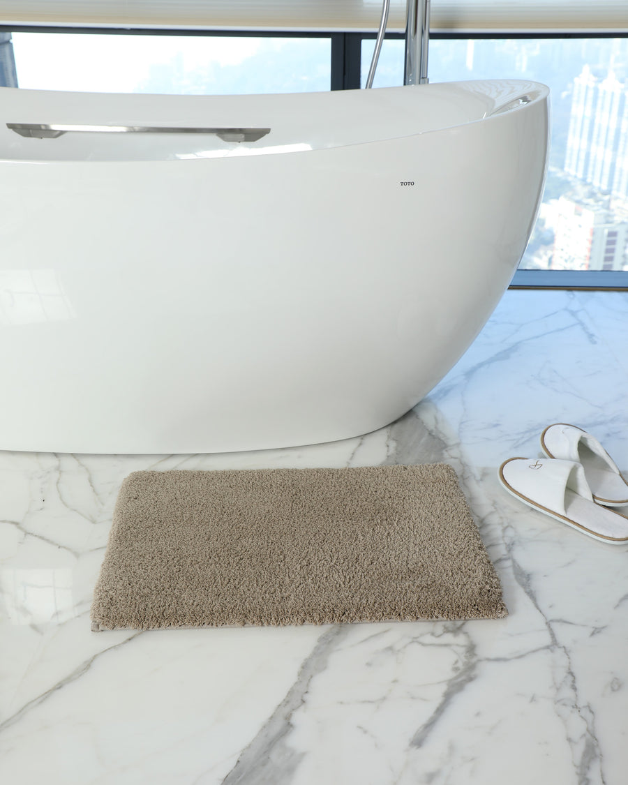 Stain-Resistant Plush Bathmat