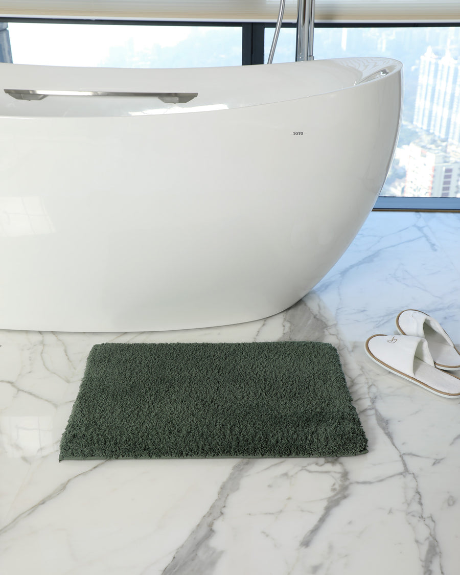 Stain-Resistant Plush Bathmat