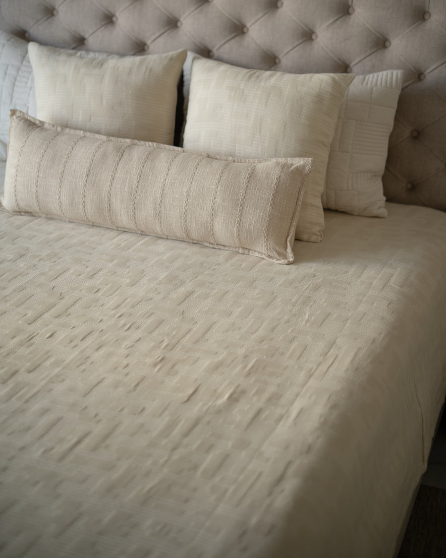 Echo Lines  Bedspread Set