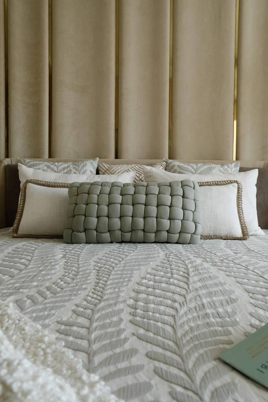 Foliage Bedspread Set